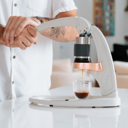 Flair Signature od Flair espresso (bílý)