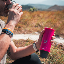 Outin Nano (Crimson Red) - cestovní kávovar