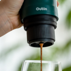 Outin Nano (Outin Teal) - cestovní kávovar